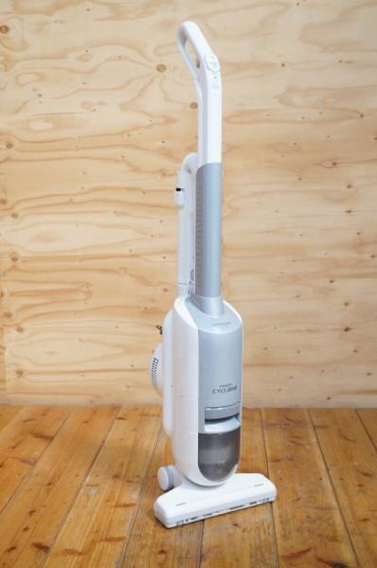 スティック式サイクロン掃除機
