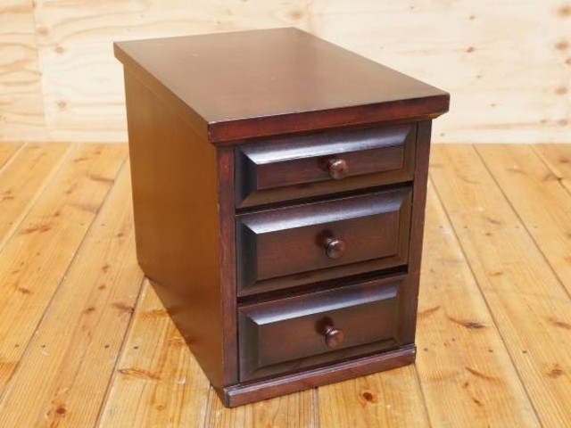 デザイン家具 小キャビネット