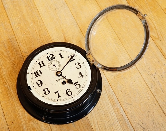 セイコー社 レトロ 壁掛け時計 ネジ巻式 丸時計 時計 （ その他時計
