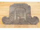 鬼瓦  卍紋 寺院瓦 仏閣屋根瓦 鬼板 アンティーク製品の詳細ページを開く