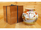 薩摩窯 花島胴張型 金襴手大花瓶 花器の詳細ページを開く