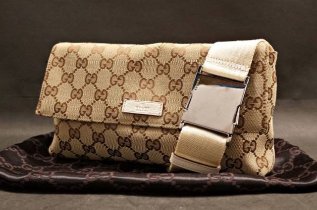 GUCCI GGキャンバスウエストバッグ