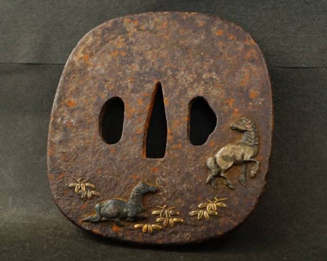 時代物 刀剣鍔 馬草図