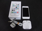 iPhone5 64GB auの詳細ページを開く
