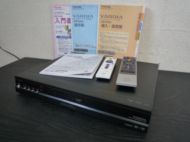 東芝HDD＆DVDレコーダー RD-E302  VARDIA 東芝 HDD&DVDレコーダー RD-E302 VARDIA （ DVDプレーヤー）の