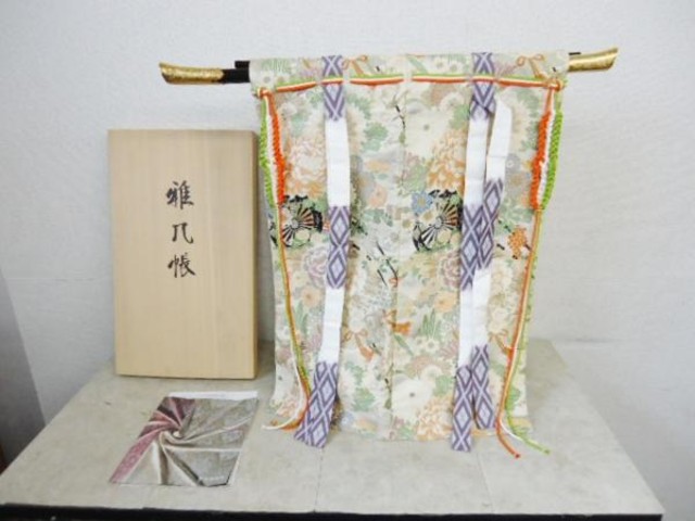 川島織物 雅几帳 四季花車図 金具付几帳台 （ 着物・和服）の買取価格 