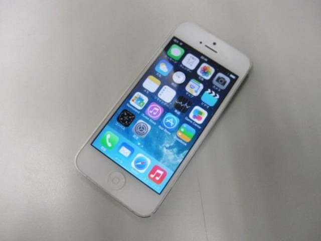 Apple Softbank iPhone5 16GB ホワイト MD298J/A （ ソフトバンク スマホ・携帯）の買取価格  （ID:206542）｜おいくら