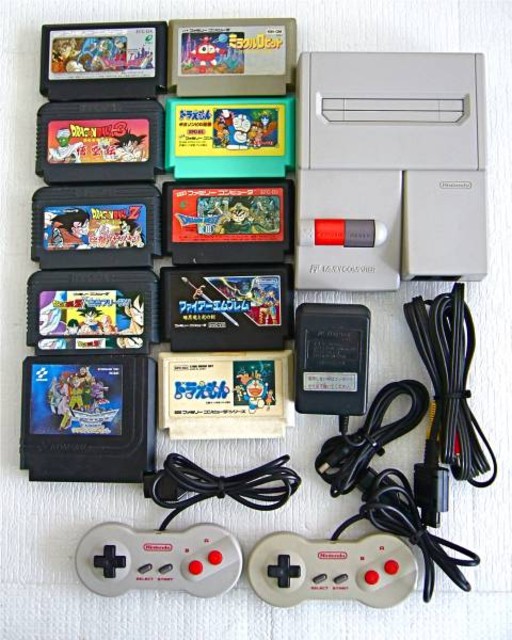 ニューファミコン本体とカセット