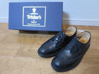 トリッカーズTRICKERS ウイングチップブーツ UK7 黒 箱の詳細ページを開く