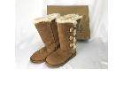 UGG アグ ロングブーツ レディース ベイリーボタントリプル 1873 ブラウンの詳細ページを開く