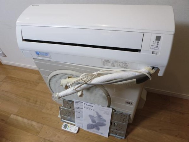 DAIKIN ルームエアコン F25VTES-W 2018 8畳 大きけれ