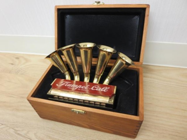 Hohner Trumpet Call 木製ケース付き Hohner Trumpet Call 木製ケース付き