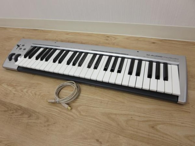 Avid Key Studio USB キーボード Amazon.com: Avid KeyStudio : Musical Instruments