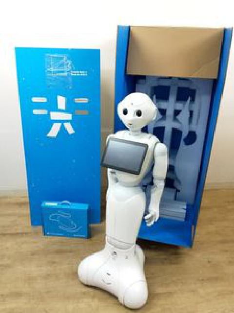 SoftBank AIロボット　ペッパーくん