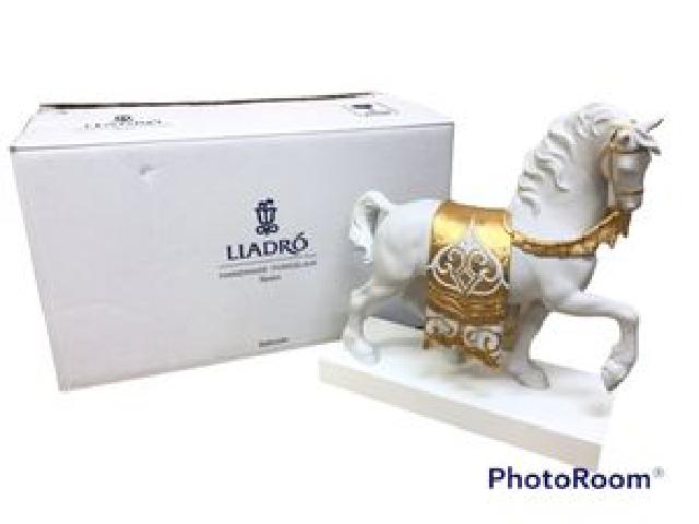 新品 Lladro リヤドロ 威風堂々 ホワイト ゴールド 箱付き 西洋陶磁 置物 陶芸 アンティ