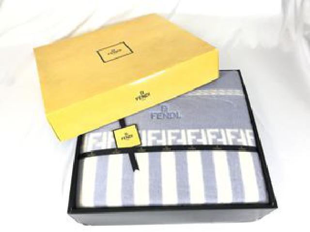 送料無料】FENDI フェンディ ウール毛布 ブランケット 箱入り 2241068