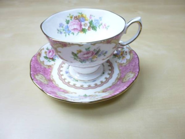 ROYAL ALBERT レディーカーライル カップ＆ソーサー