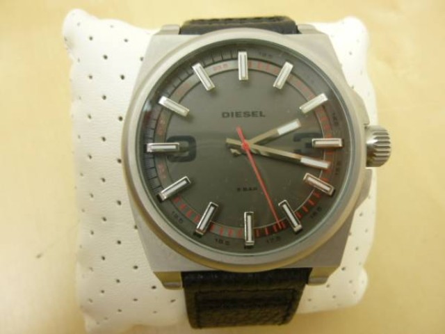 【美品】DIESEL ディーゼル メンズ腕時計 DZ1613 クォーツ