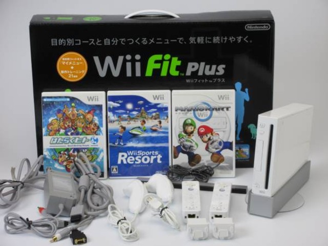 Wii本体とソフト4本とモーションプラス　すぐ遊べる豪華セット