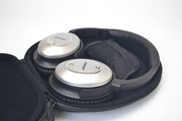 BOSE Quiet Comfort15 QC15ノイズキャンセルヘッドフォン