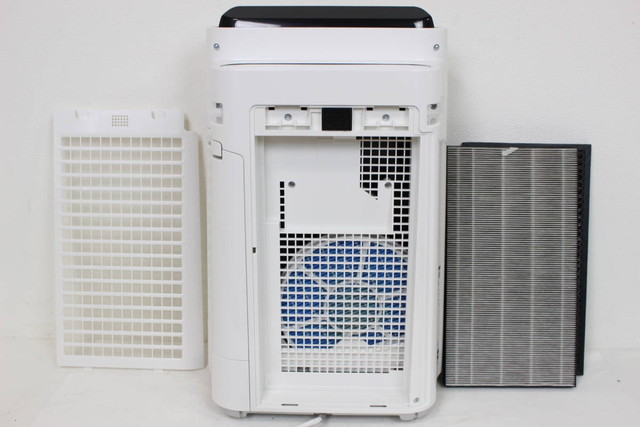 SHARP プラズマクラスター7000搭載 加湿空気清浄機 KC-D50-W 2015年製