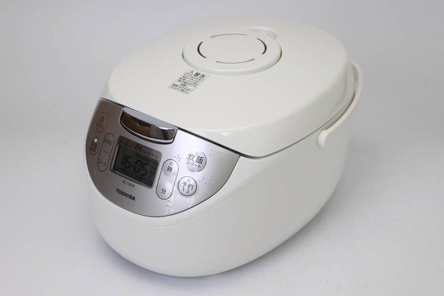 IHジャー炊飯器（5.5合炊き） RC-10HK-W 東芝 かまど銅コート釜 ホワイトTOSHIBA （ 炊飯器）の買取価格  （ID:327910）｜おいくら