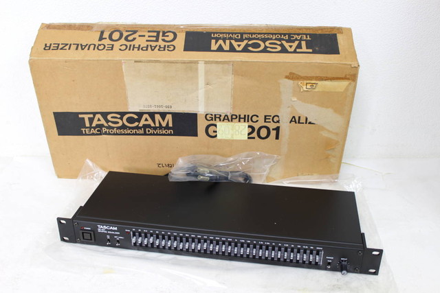 TASCAM　グラフィックイコライザー GE-201（タスカム）
