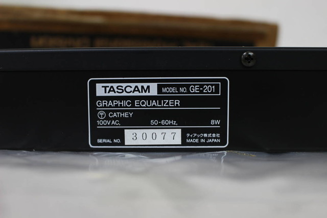TASCAM　グラフィックイコライザー GE-201（タスカム）