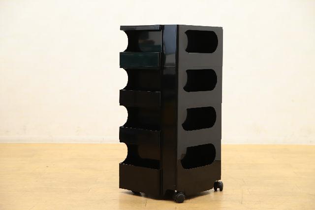 ボビーワゴン 4段8トレイ ブラック デザイナー/ジョエ・コロンボ 
