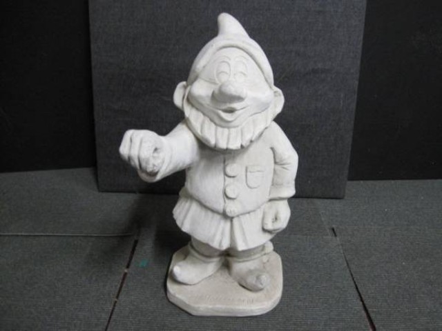 白雪姫 7人の小人の１人 置物 まとめて片付け 不要品 の買取価格 Id 2692 おいくら