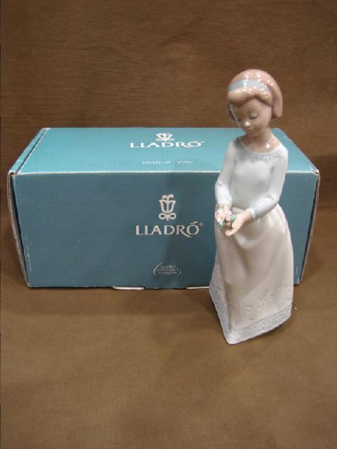 リヤドロ ダイサ 優しいお姉さん 陶器 人形 高く LLIADRO 買取