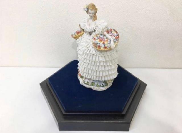 【極美品】ジッツェンドルフ Sitzendorfer レースドール　陶磁器人形 極美品】ジッツェンドルフ Sitzendorfer レースドール 陶磁器人形 極美