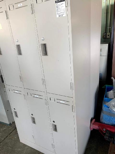 スチールロッカー