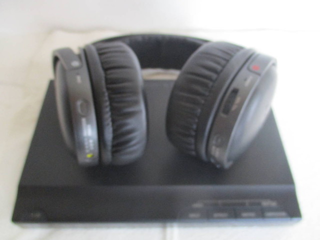 SONY DP-RF7500 デジタルサラウンドヘッドホンシステム Amazon.co.jp: SONY 7.1chデジタルサラウンドヘッドホンシステム