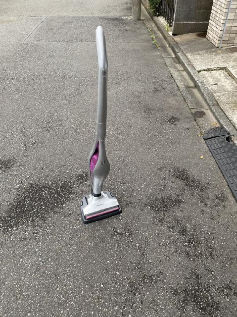 スティック型掃除機　シルバー