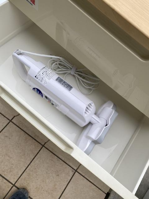 スティック型掃除機　ホワイト