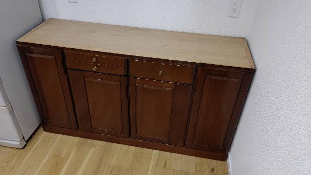 まとめて不要品回収　買取品と相殺　食器棚