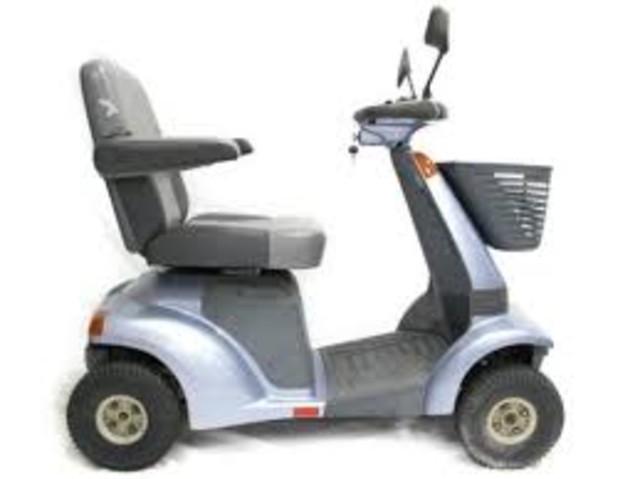 電動車椅 Dn10 4輪セニアカー 電動車椅子 シニアカー Et4 東京都豊島区にて出張買取 イス チェア の買取価格 Id おいくら