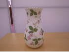 WEDGWOOD/ウェッジウッド ワイルドストロベリー　花瓶の詳細ページを開く
