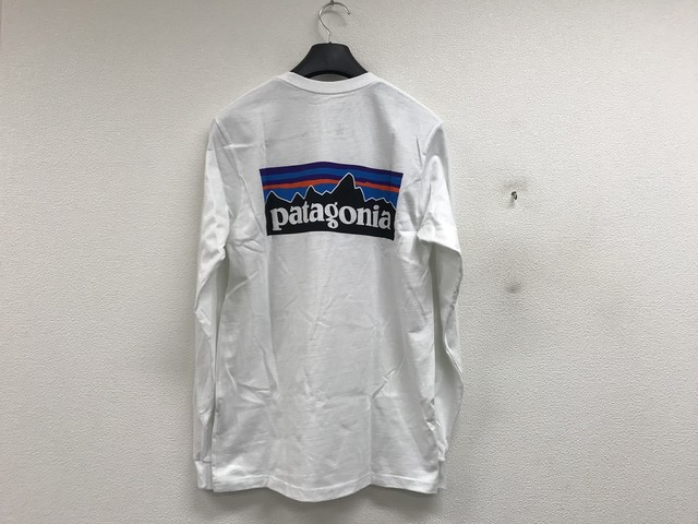 Patagonia パタゴニア 18ss メンズロングスリーブp 6ロゴ長袖tシャツ 洋服 メンズ の買取価格 Id おいくら