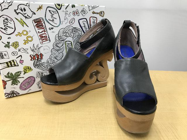 Jeffrey Campbell スケートヒール オープントゥブーツ デザインの