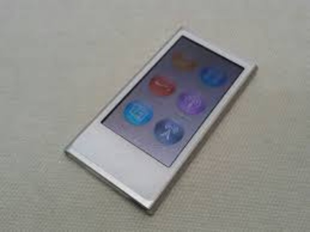 Apple アップル　iPod nano　 第7世代 (シルバー/16GB) 　MKN22J/A 