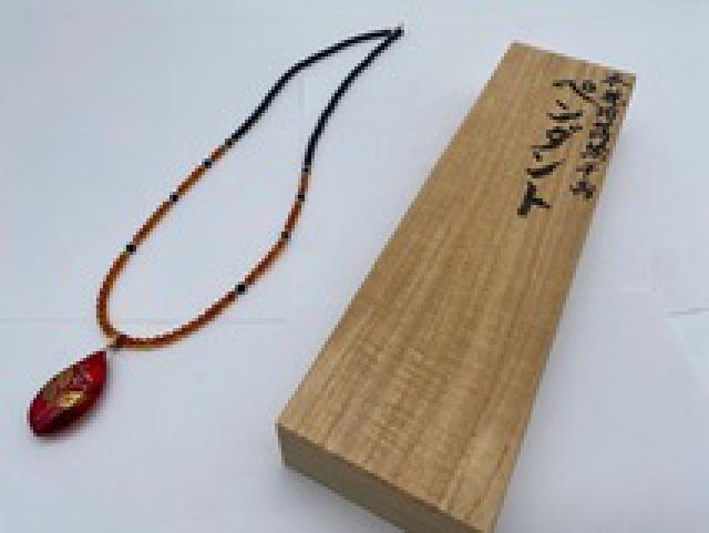 本琥珀 ペンダント 片山雅博作