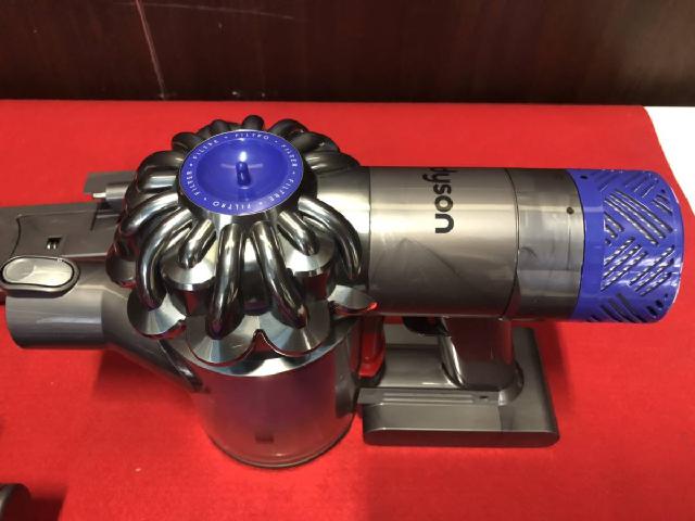 Dyson/ダイソン/V6 Fluffy/コードレスクリーナー/シルバー （ 掃除機）の買取価格 （ID:397010）｜おいくら