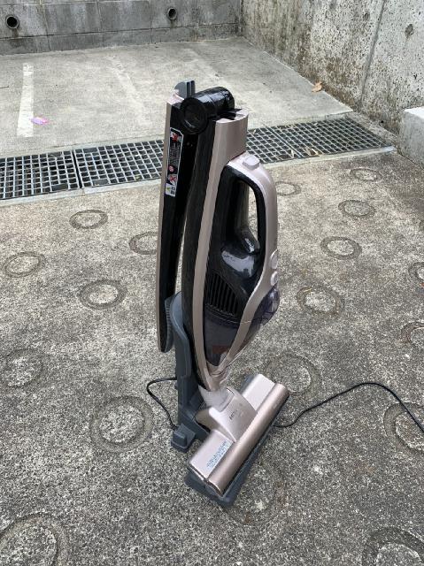スティック型掃除機　シルバー