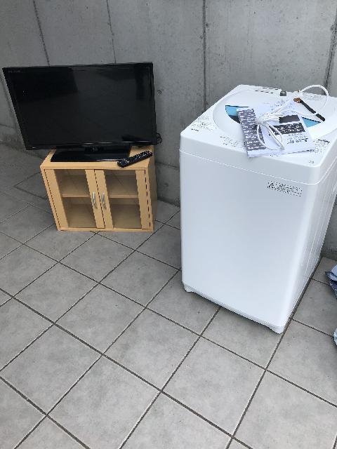 テレビ、洗濯機、食器棚