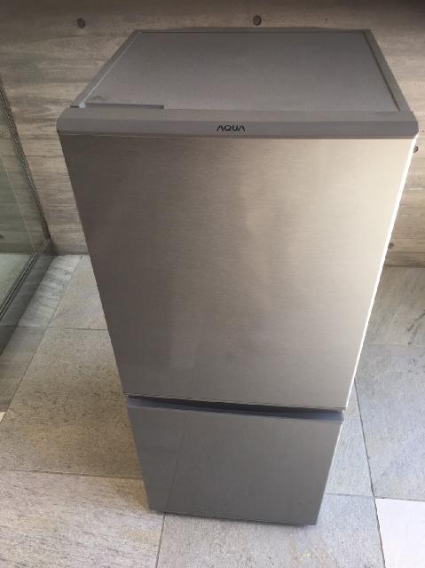 アクア　冷蔵庫　シルバー