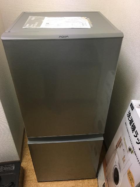 アクア　冷蔵庫　シルバー