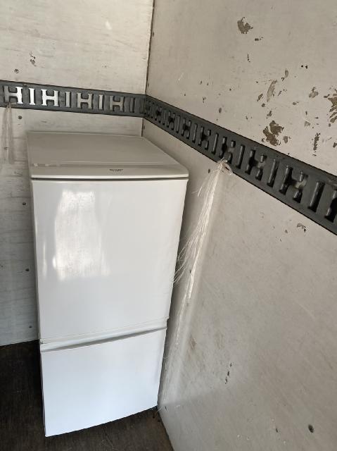 シャープ　冷蔵庫　白