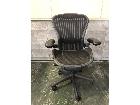 ハーマンミラー/Herman Miller/アーロンチェア/ポスチャーフィット/アーム可動/ブラックの詳細ページを開く